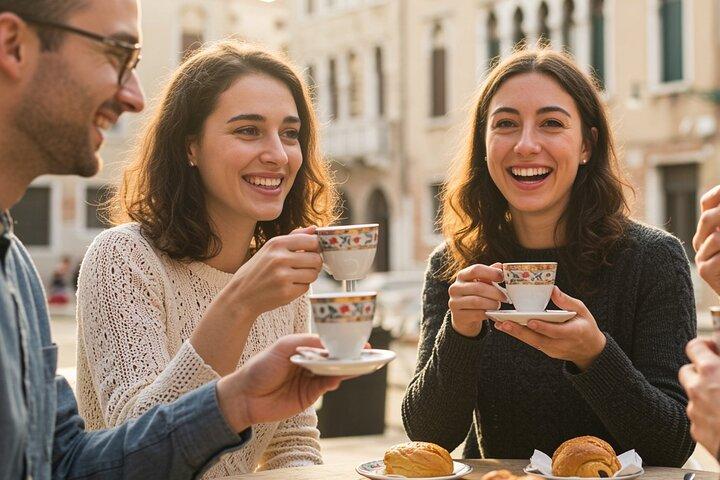 Café, sobremesas com destaques de Veneza