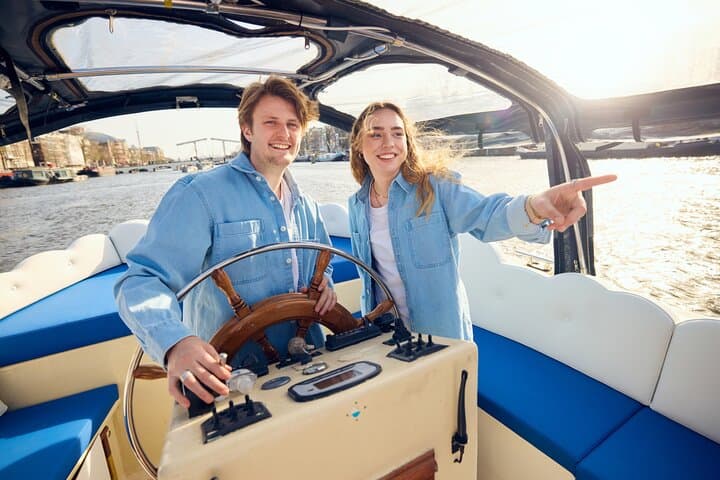Amsterdam Smoke Friendly Coffee Shop Cruise on Luxury Boat