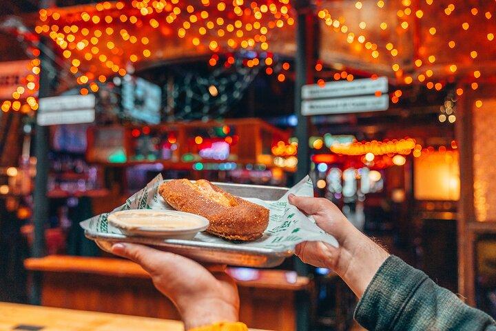 Louisville Legends : 3Hr Whiskey Row Food & History Tour (ウィスキー・ロウ・フード＆ヒストリー・ツアー)