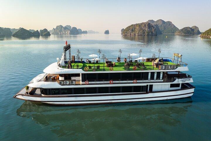 Halong Bay Eendaagse tour met lunchbuffet en zonsondergangviering
