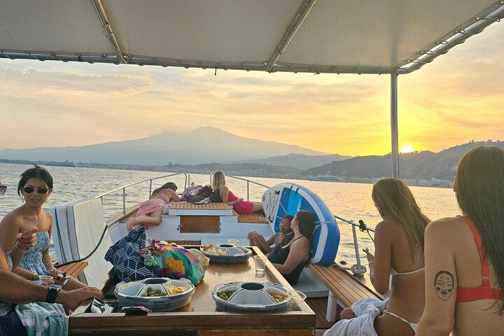 Taormina Sunset Aperitif ombord
