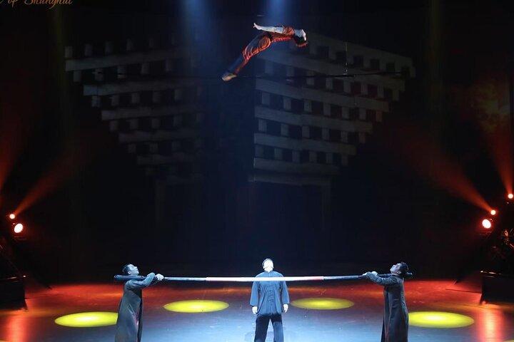 ERA Acrobatics Show Ticket met privétransfer