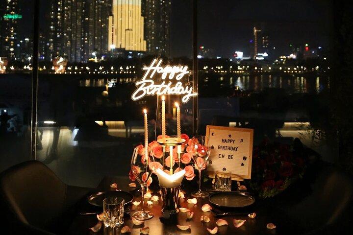 Romantische Flitterwochen Dinner Tour mit Sightseeing Cruise On River