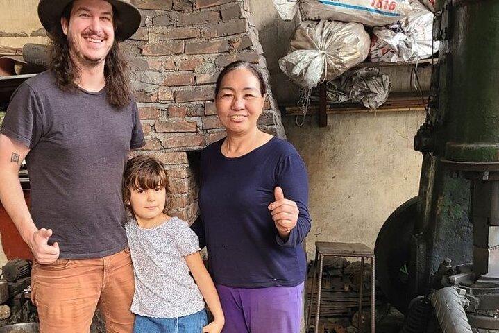 Hanoi knivtillverkning traditionell workshop