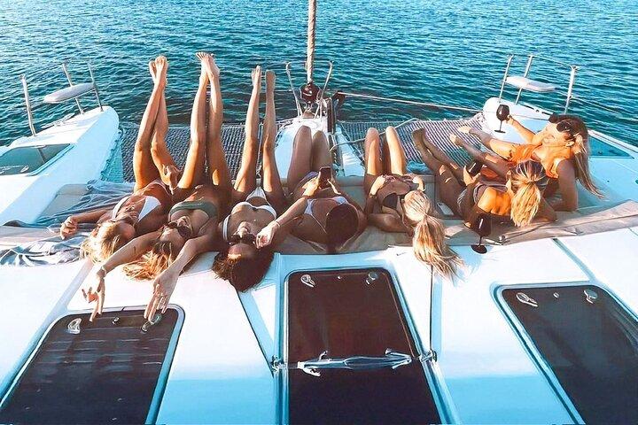 Aten Catamaran Halvdagstur till halvprivat kryssning