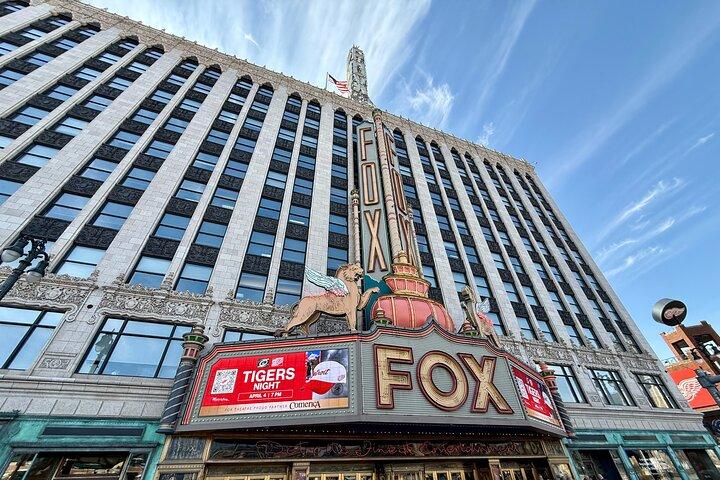 Tour gastronomico del centro di Detroit con 6 + degustazioni iconiche a Motor City