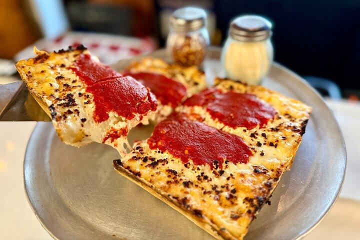 Tour gastronomico del centro di Detroit con 6 + degustazioni iconiche a Motor City