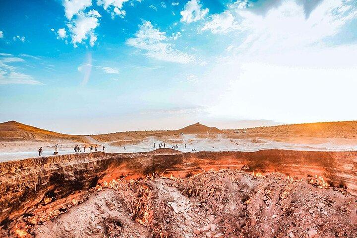 Tour familiar personalizado de 9 días por Turkmenistán con coche privado
