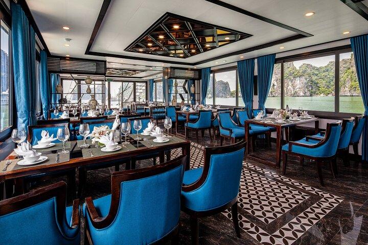 Privat dagstur till Halong Bay från Hanoi: Kryssning, grotta och ö