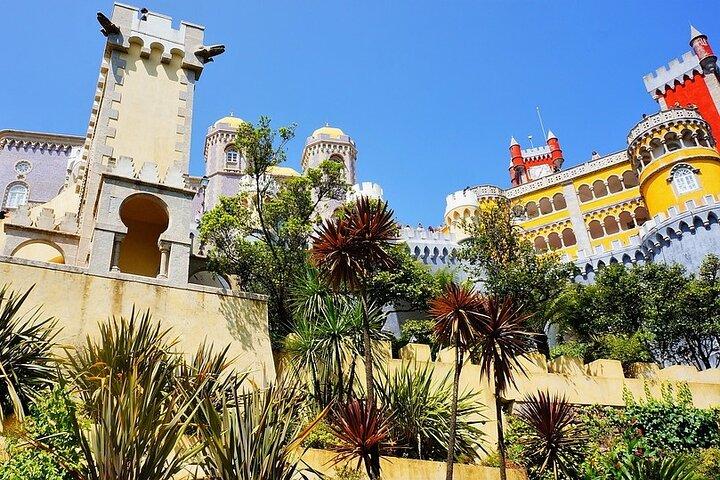 Sintra, Pena Palace, Cabo da Roca & Cascais Small Group day trip