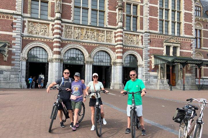 Tour in E-Bike, i punti salienti di Amsterdam e le gemme nascoste