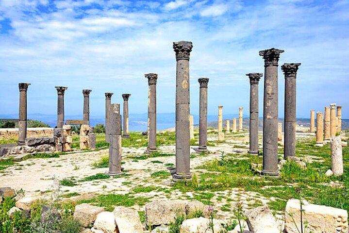 Desde Ammán : Jerash, Umm Qais & Jesus’ Cave Tour