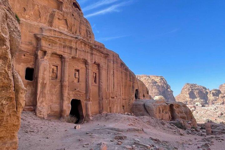Experimente los mejores destinos de Jordania con conductor privado
