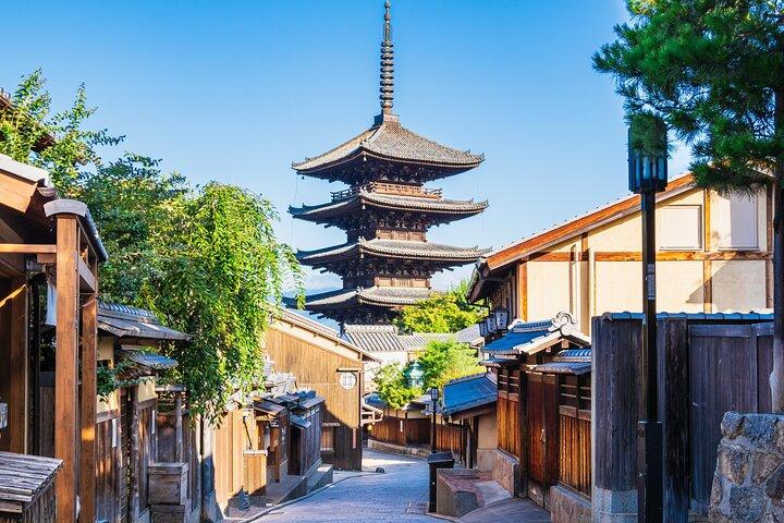 Osaka / Kyoto: Kinkaku-ji, Kiyomizu-dera Tempel, Sannenzaka & Uji