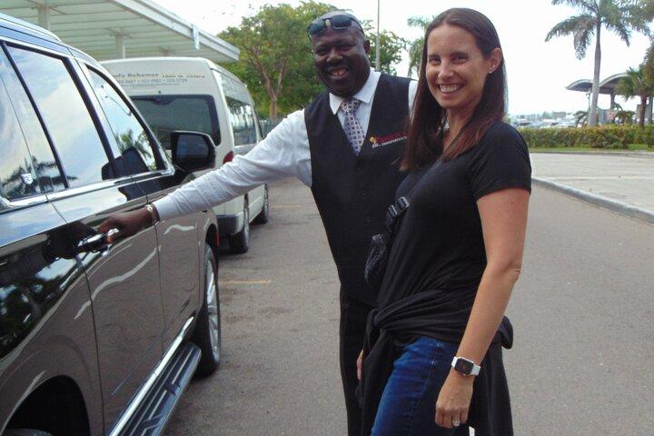 Transporte al aeropuerto de Bahamas con parada gratuita para comprar comestibles, ida privada