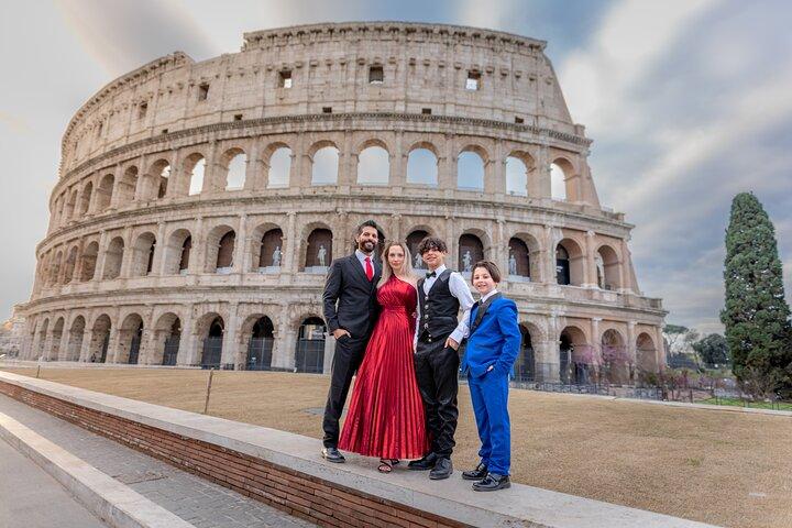 Personalized Photoshoot Outside the Colosseum