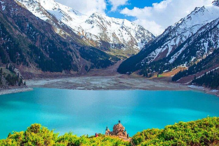 Almaty: Private Jeep Tour to Big Almaty Lake with Scenic Drive