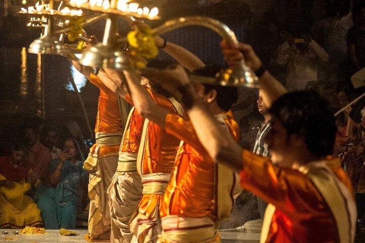 Varanasi : Excursion d'une journée complète à Varanasi avec visite Sarnath