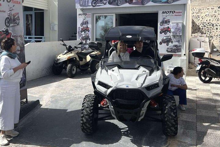 Lej en Polaris 1000cc buggy i Santorini
