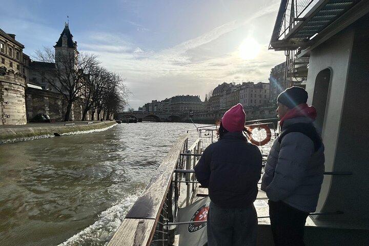 Croisière touristique Paris Seine avec commentaires par Bateaux Parisiens