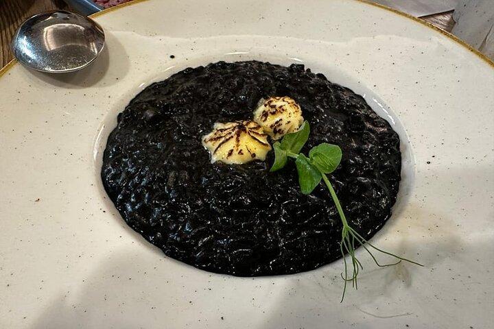 ドゥブロブニク料理＆ワイン＆歴史ツアー-小グループ体験