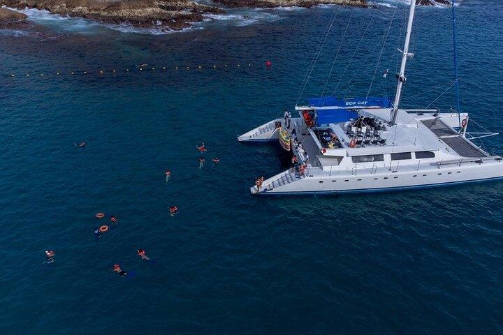 カボ・サンルーカス・カタマランクルーズ：シュノーケルまたはサンセットアドベンチャー