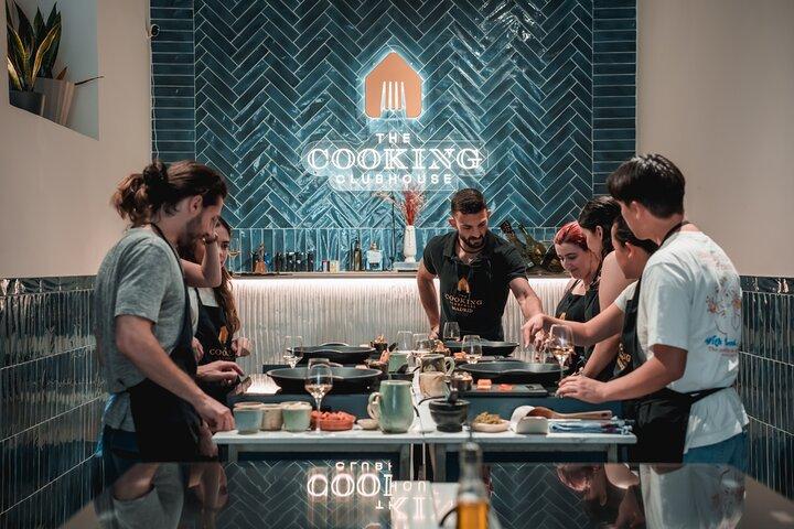マドリードでパエリア料理教室と飲み放題のワインペアリング