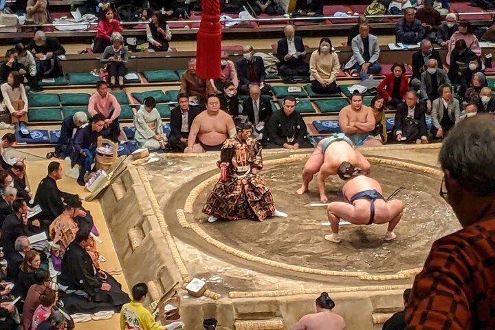 Tokyo: Njut av Sumo match och vet om det! [Biljett ingår]