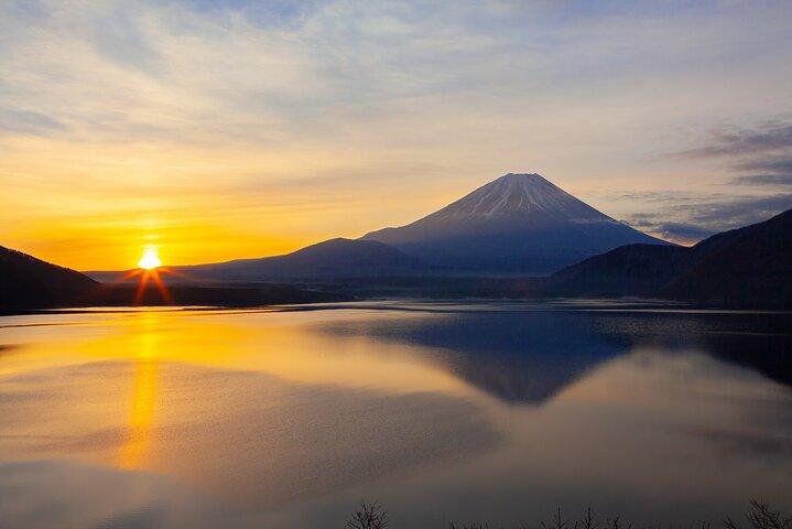 フリーギアで東京から山頂を目指す富士山登山2日間ツアー