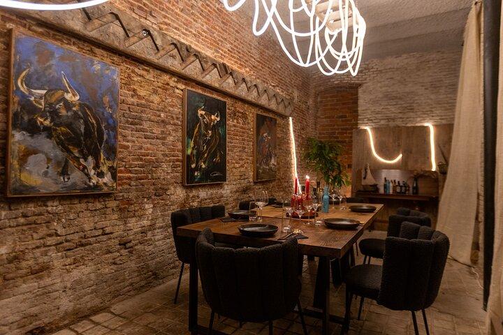 Madrid lokale tapas tur med privat middag og Bottomless vin
