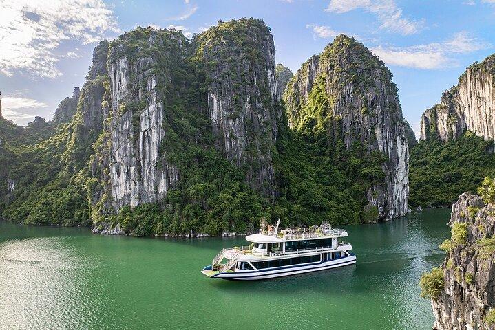 Luxe 5-sterren Ha Long Bay dagtour vanuit Hanoi met limousine
