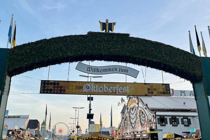 Oktoberfest Munich Tour incl. Reserva de mesa, Comida e bebida