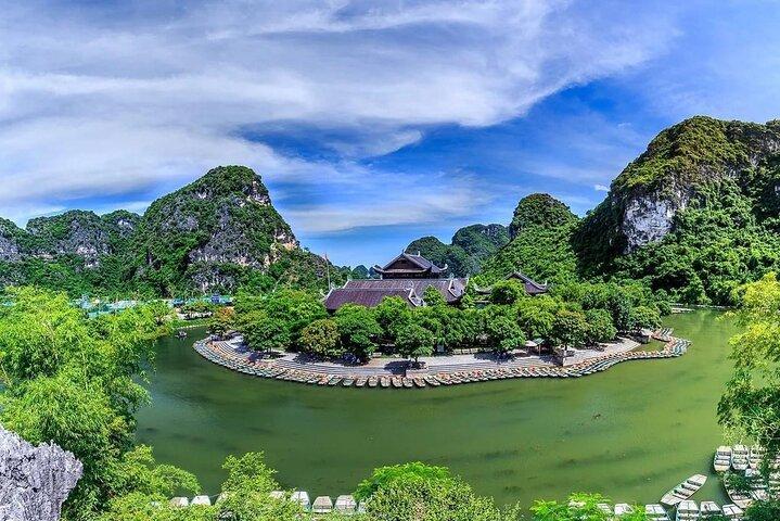 Hanoi: Trang An, Local Family, Bich Dong, Mua Cave Private Tour