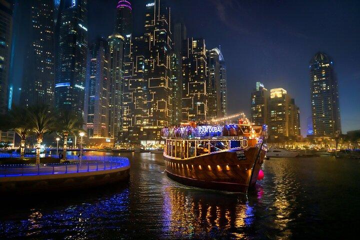 Dubai Luxury Marina Dhow Cruise con cena indiana gourmet
