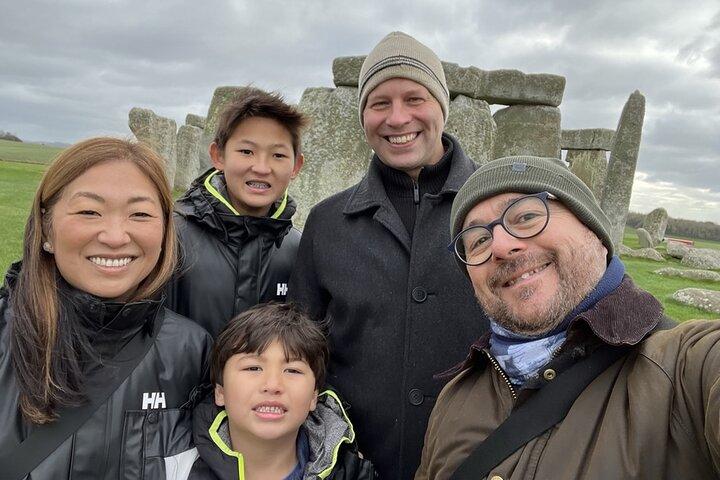 Castillo de Windsor y Stonehenge con chofer y guía