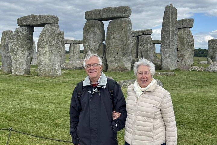 Castillo de Windsor y Stonehenge con chofer y guía