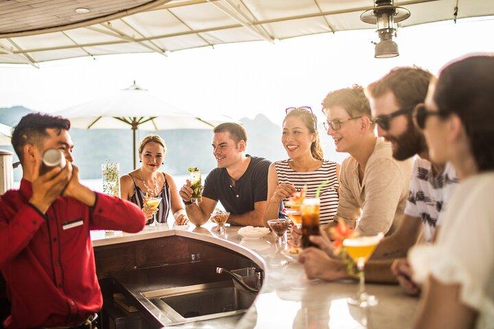 Halong Bay Overnight Cruise 2D1N de Hanoi – Excursão de Luxo Premium