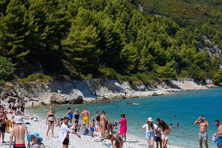 ヴロラ：サーザンとカラブルンを巡る海賊船ツアー