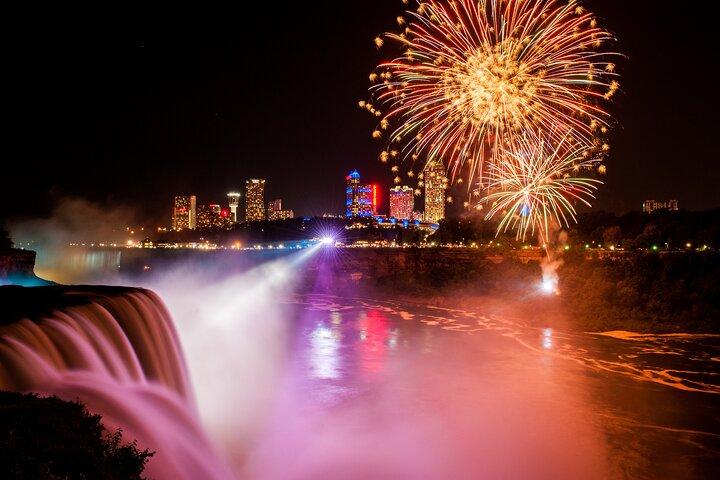 Niagara Falls Evening Illumination Tour com passeio de barco e caverna