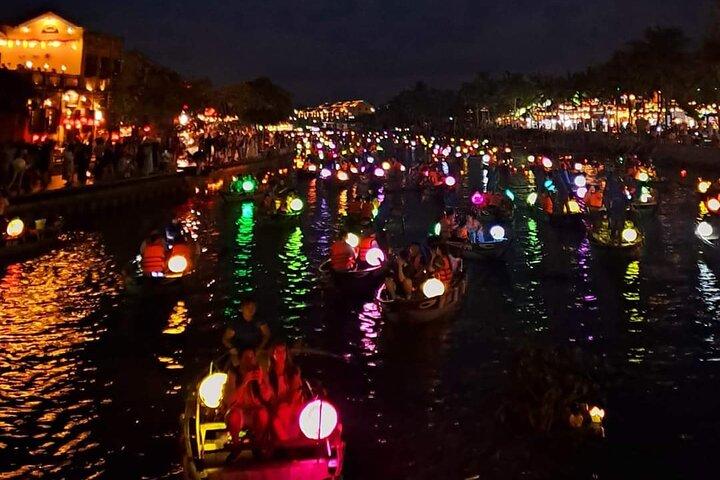 Hoi An Walking Tour, Sampan Boat Trip , Visite gastronomique de nuit