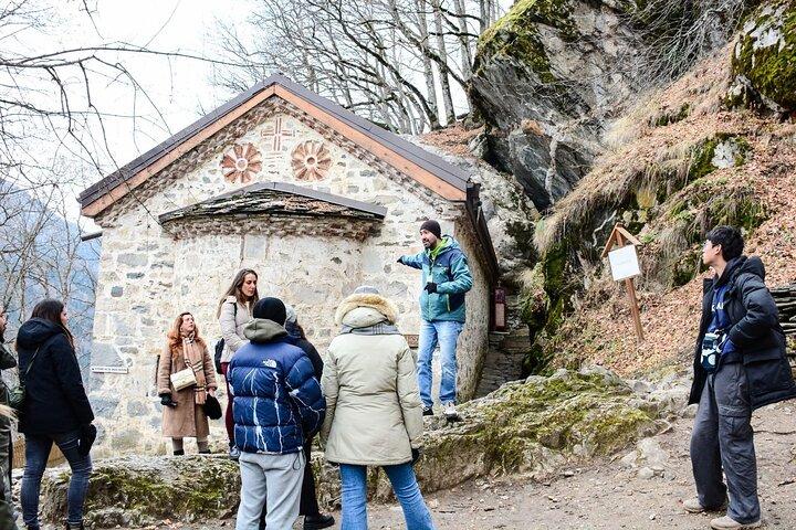 ソフィア発リラ修道院と聖イヴァン洞窟歴史＆自然旅行