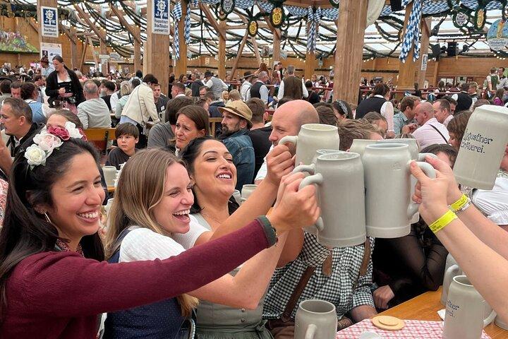 Excursión a la tradición del Oktoberfest Munich con reserva de mesa
