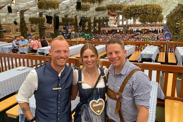 Oktoberfest Munich Tour incl. Reserva de mesa, Comida e bebida