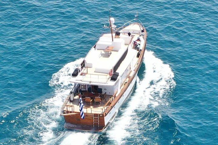 3島を巡るオールインクルーシブ日帰りクルーズ