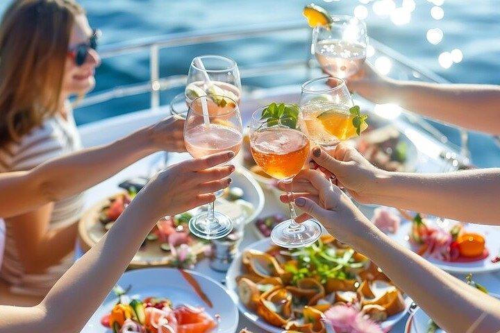 3島を巡るオールインクルーシブ日帰りクルーズ