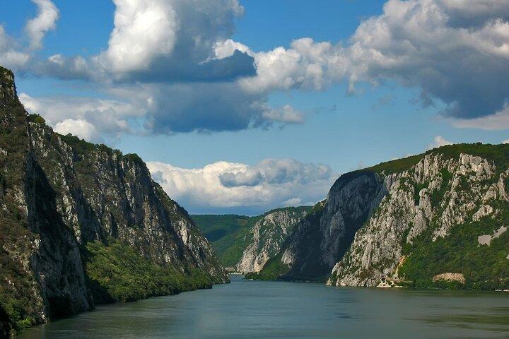 Från Belgrad: Golubac fästning & Iron Gate Donau ravin