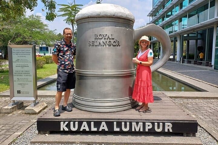 Kuala Lumpur City Highlights & Batu Caves Sharing Tour