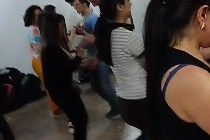 Learn to dance salsa in a group class in Bogotá