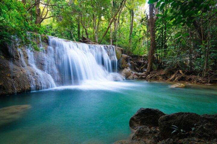 Tour privado por la cascada de Erawan y el ferrocarril de la muerte de Kanchanaburi