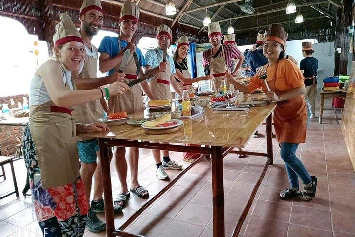 Hoi An Cooking Class with Market Visit
